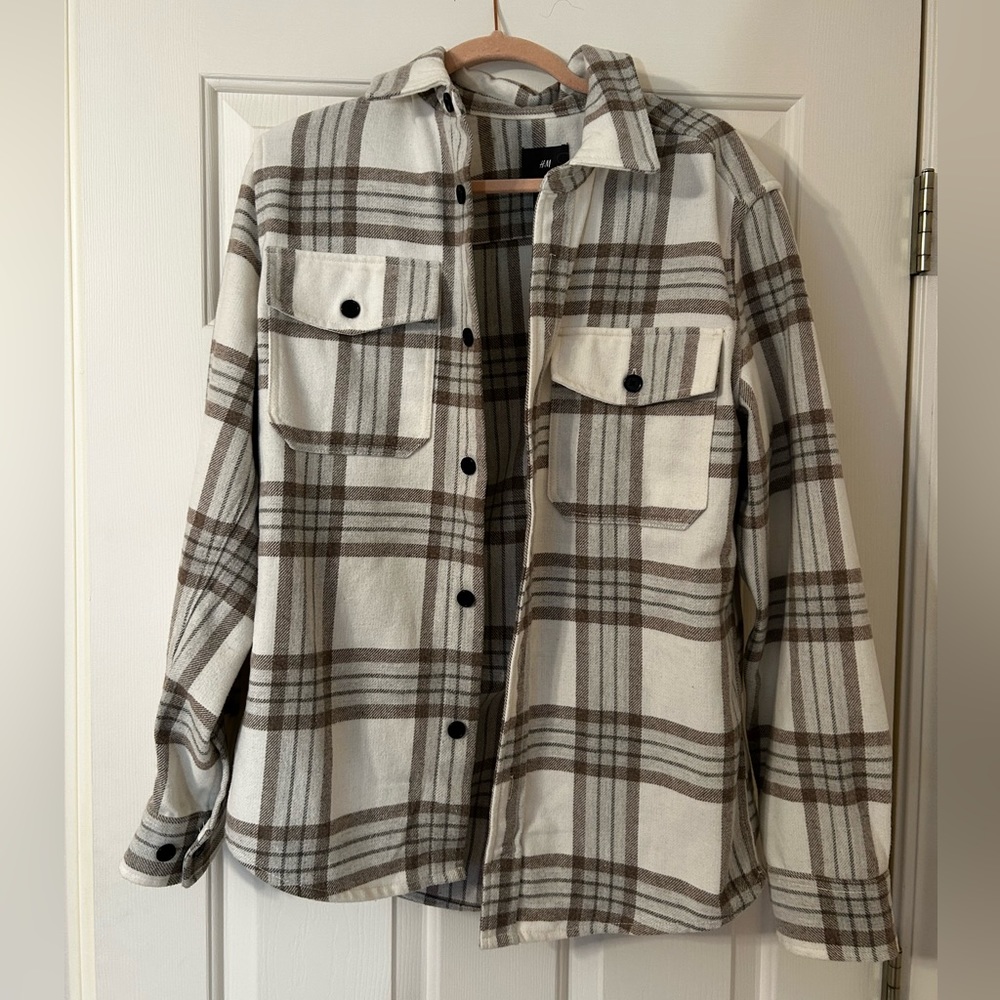 Tan and white men’s Shacket